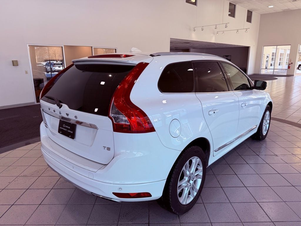 2016 Volvo XC60 T5 Drive-E Premier PANO ROOF/BLIND SPOT/1 OWNER/ALL RECORDS