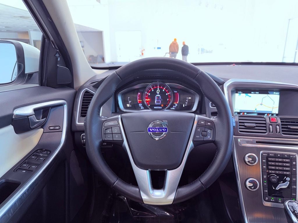 2016 Volvo XC60 T5 Drive-E Premier PANO ROOF/BLIND SPOT/1 OWNER/ALL RECORDS