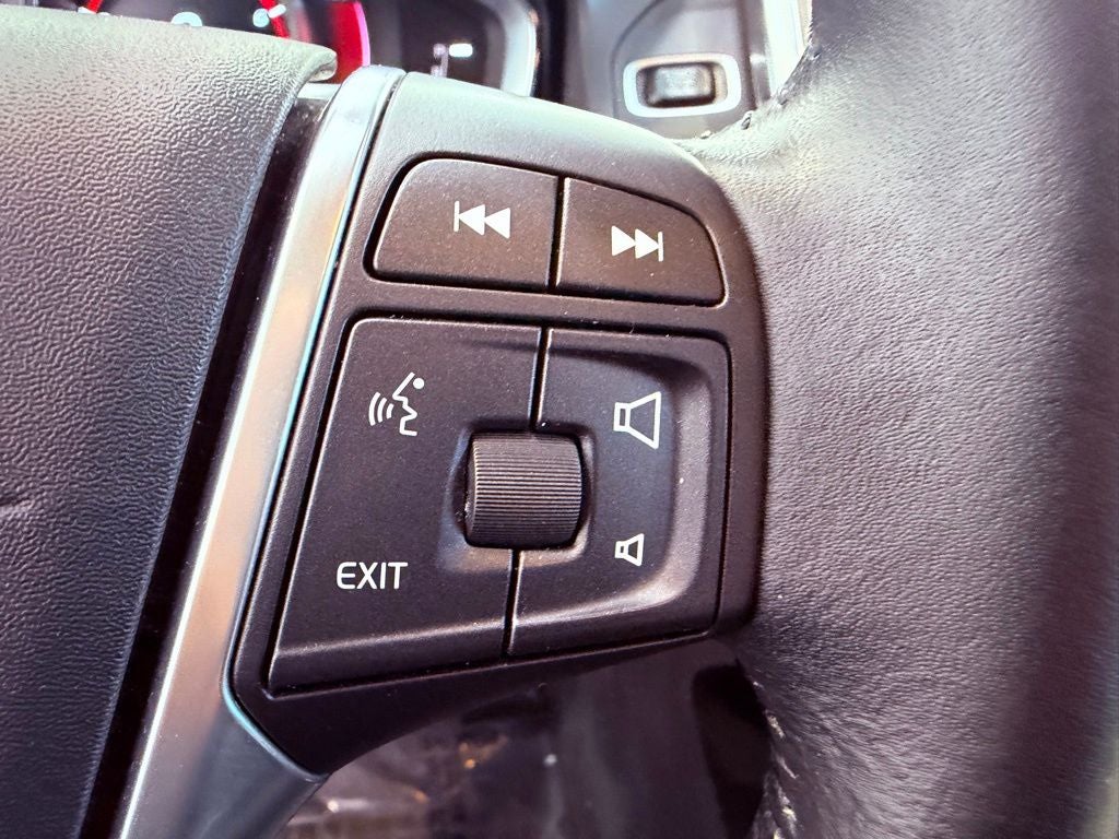 2016 Volvo XC60 T5 Drive-E Premier PANO ROOF/BLIND SPOT/1 OWNER/ALL RECORDS