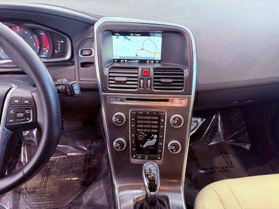 2016 Volvo XC60 T5 Drive-E Premier PANO ROOF/BLIND SPOT/1 OWNER/ALL RECORDS