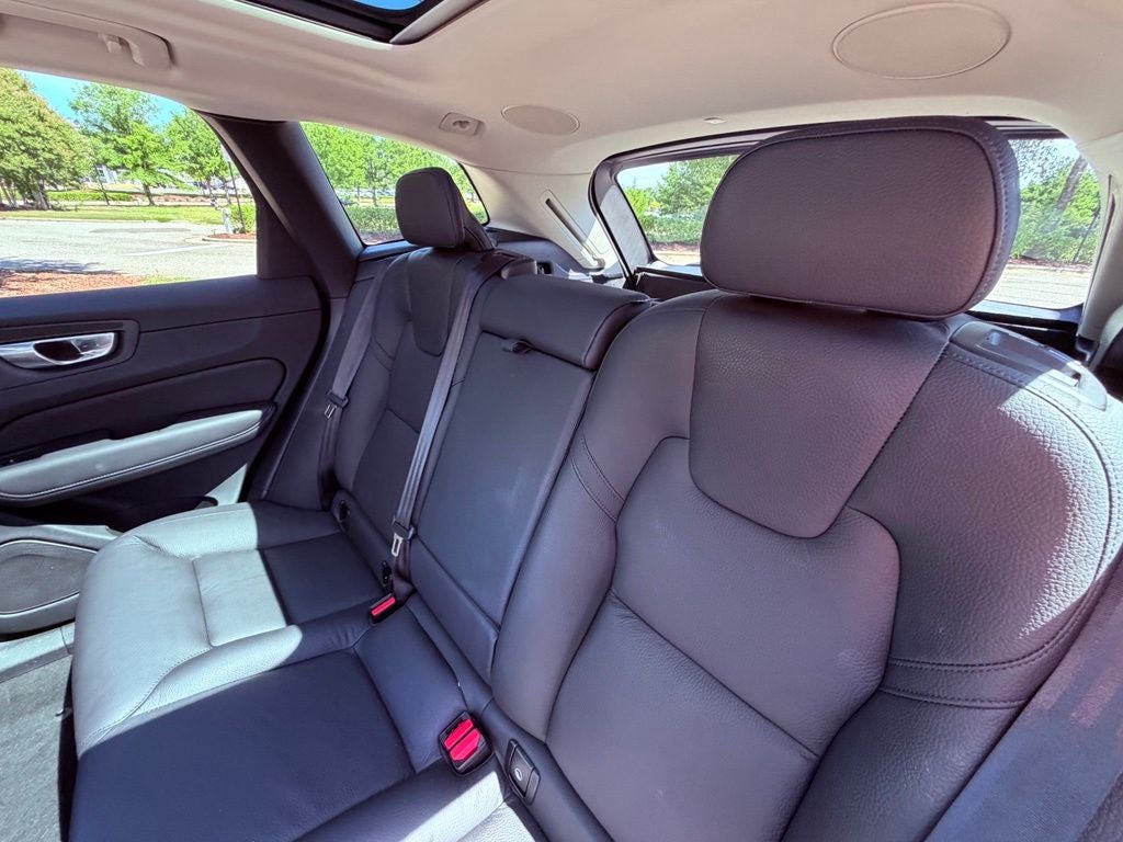 2024 Volvo XC60 B5 Plus Dark Theme PANO ROOF/HARMAN KARDON/NAV/360 CAM