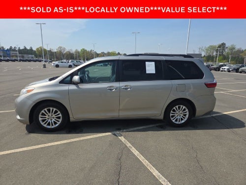 2017 Toyota Sienna XLE 8 Passenger