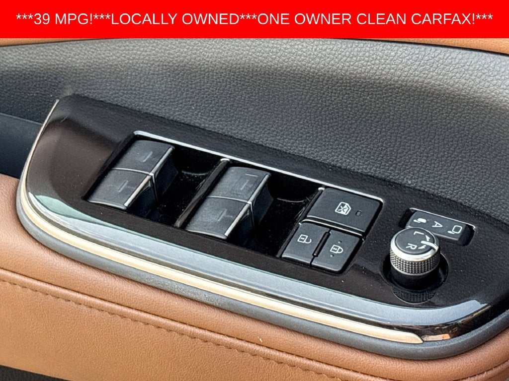 2025 Toyota Crown Signia XLE