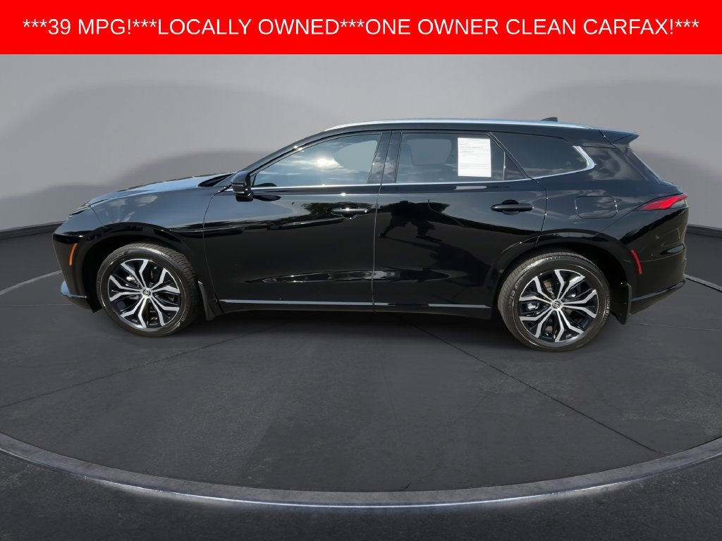2025 Toyota Crown Signia XLE