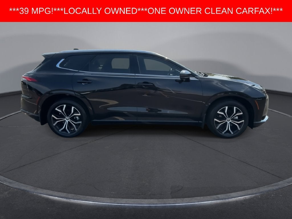 2025 Toyota Crown Signia XLE