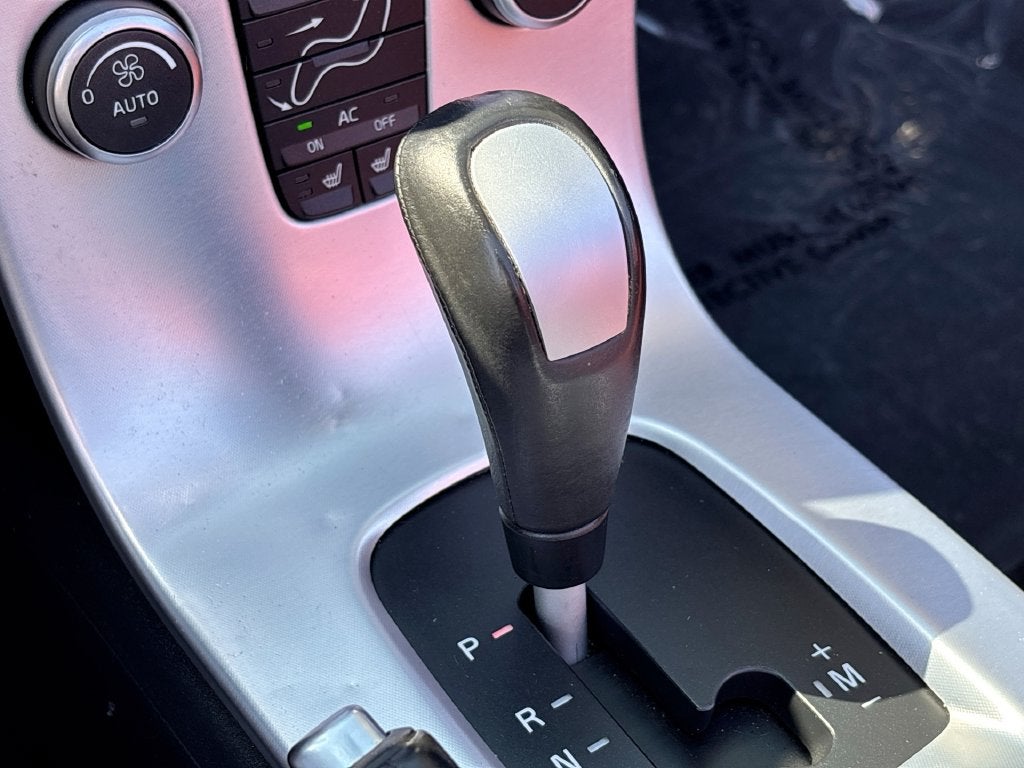 2011 Volvo C70 T5