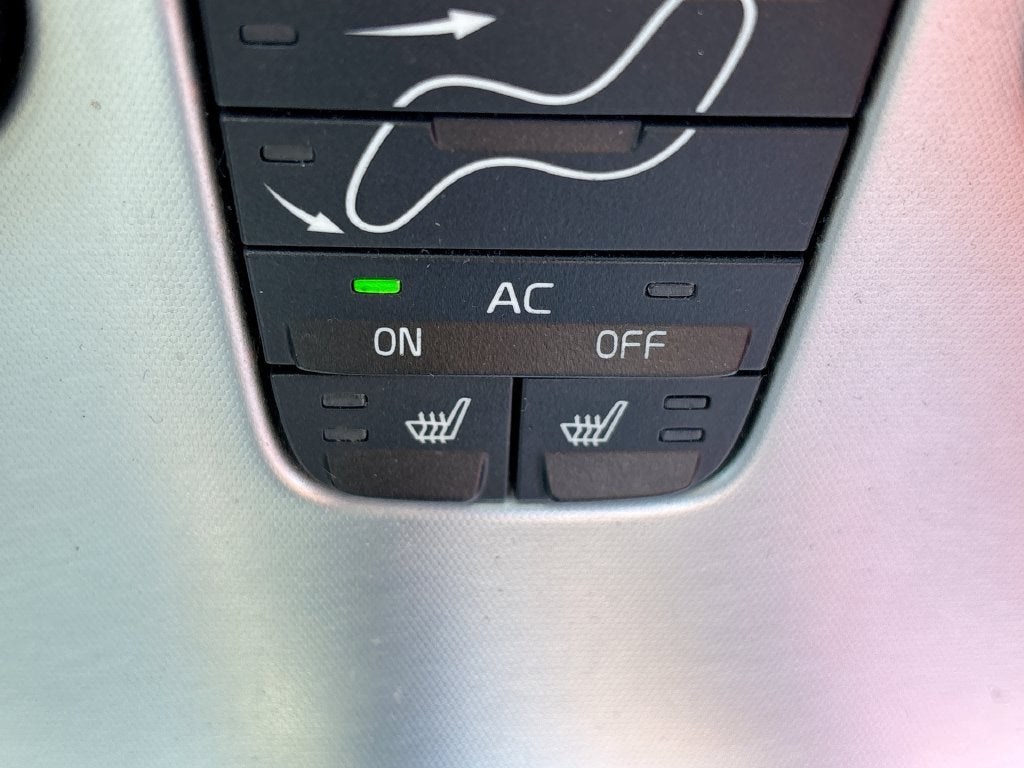 2011 Volvo C70 T5
