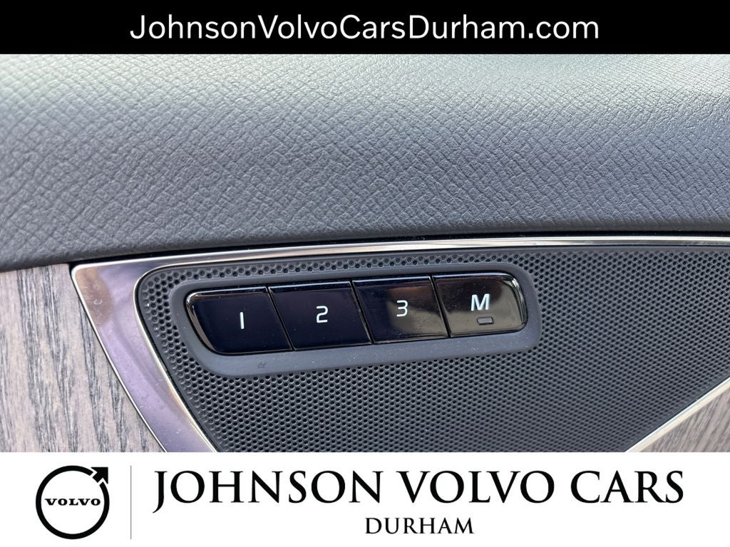 2024 Volvo XC90 B6 Plus Bright Theme 6-Seater