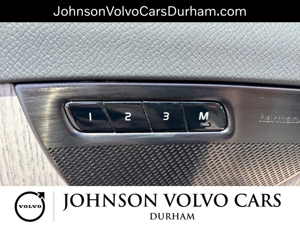2024 Volvo XC90 B6 Plus Bright Theme
