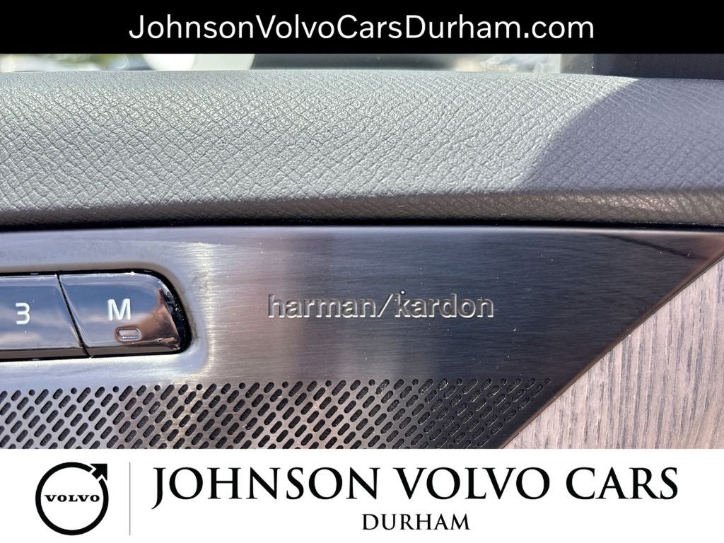 2024 Volvo XC90 B6 Plus Bright Theme
