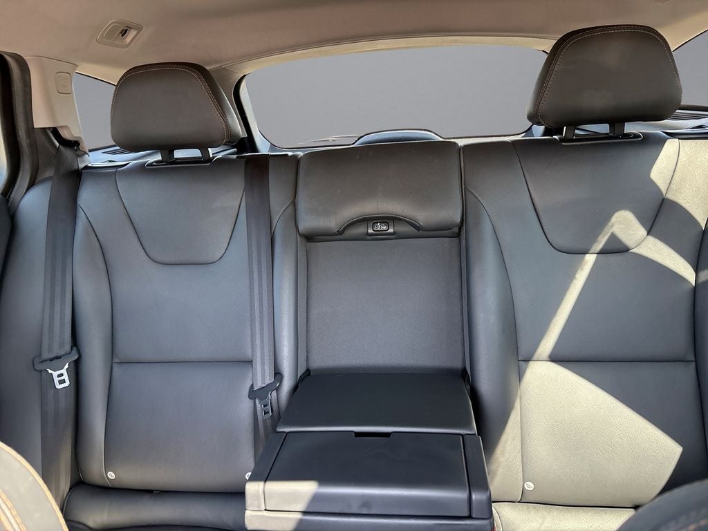 2017 Volvo V60 Cross Country T5