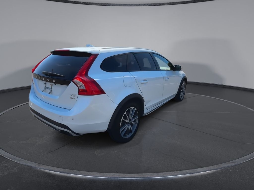 2017 Volvo V60 Cross Country T5