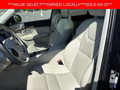 2016 Volvo XC90 T6 Momentum