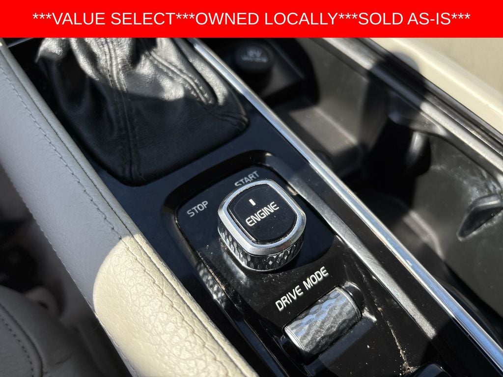 2016 Volvo XC90 T6 Momentum