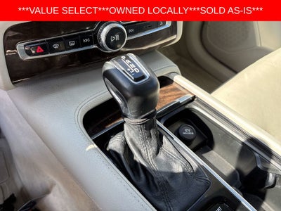 2016 Volvo XC90 T6 Momentum