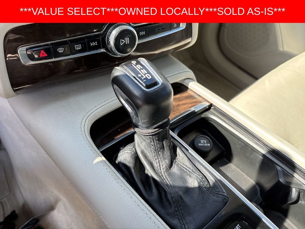 2016 Volvo XC90 T6 Momentum