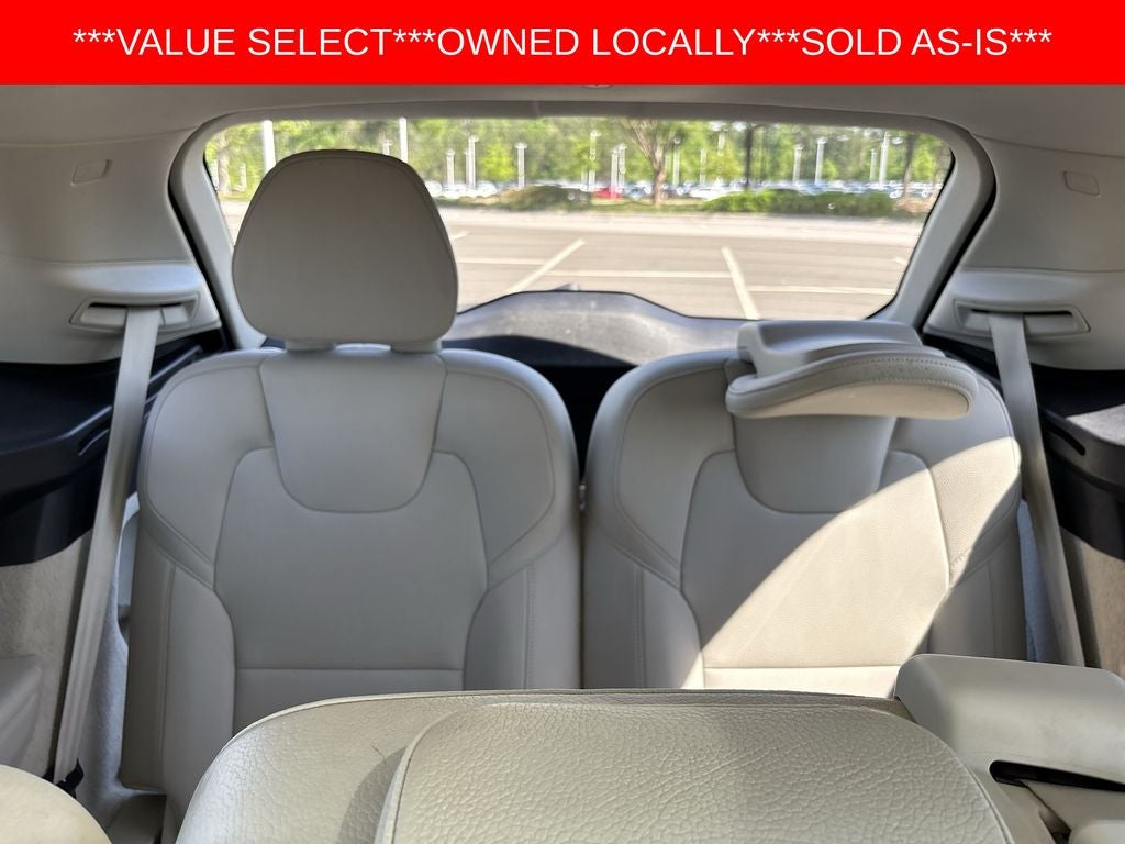 2016 Volvo XC90 T6 Momentum