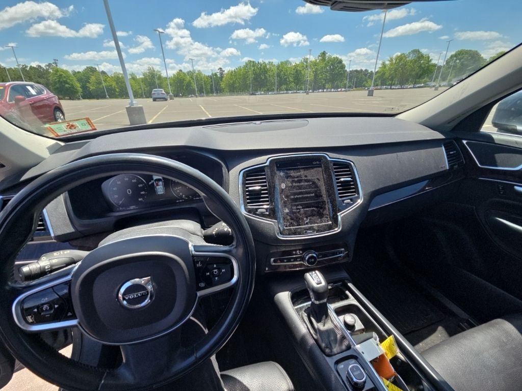 2016 Volvo XC90 T6 Momentum