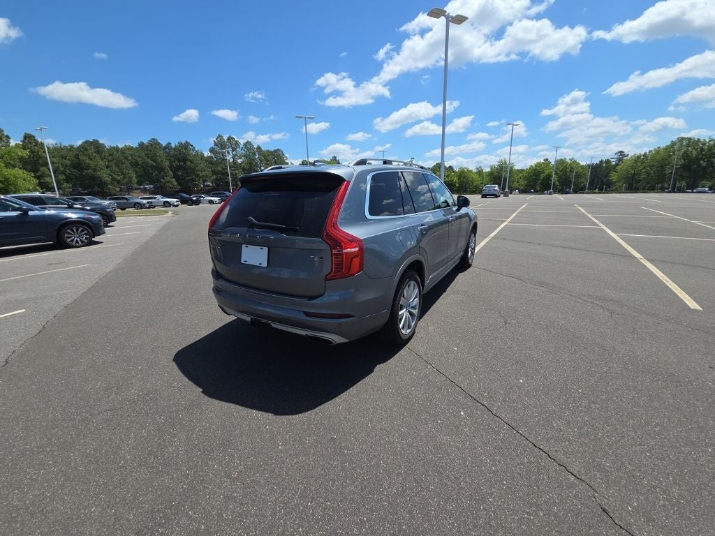 2016 Volvo XC90 T6 Momentum