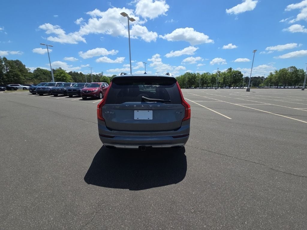 2016 Volvo XC90 T6 Momentum