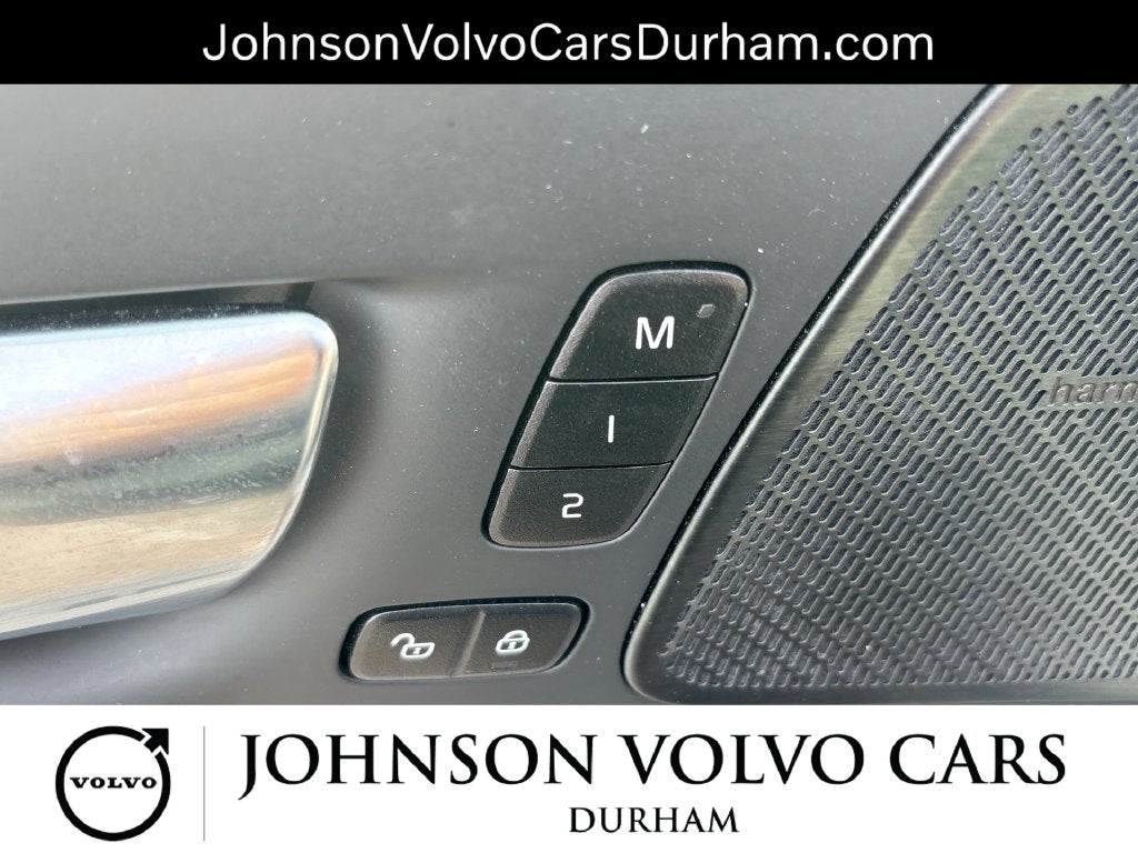 2021 Volvo XC60 Recharge Plug-In Hybrid T8 Inscription