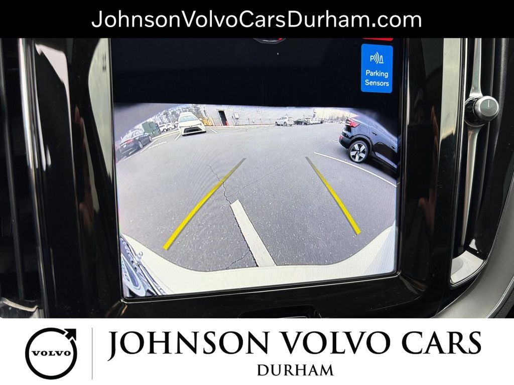 2024 Volvo XC60 Recharge Plug-In Hybrid Core Dark Theme