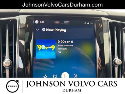 2024 Volvo XC60 Recharge Plug-In Hybrid Core Dark Theme