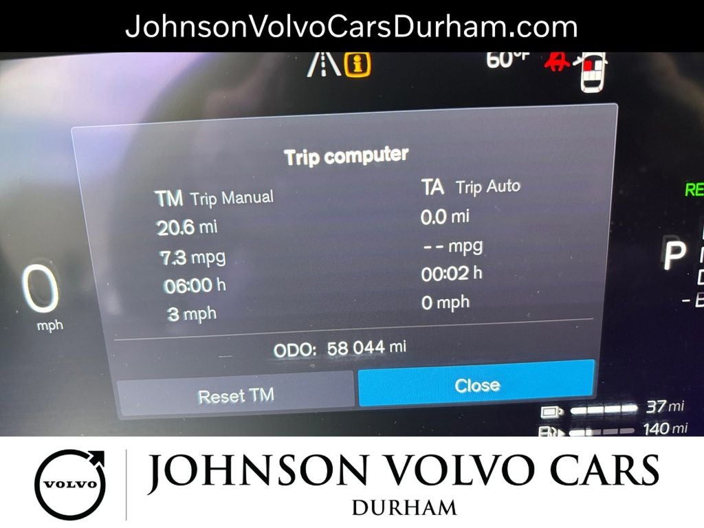 2024 Volvo XC60 Recharge Plug-In Hybrid Core Dark Theme