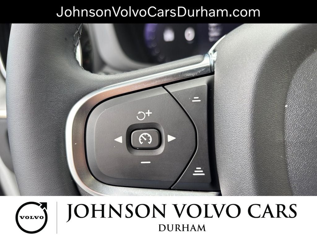 2024 Volvo XC60 Recharge Plug-In Hybrid Core Dark Theme