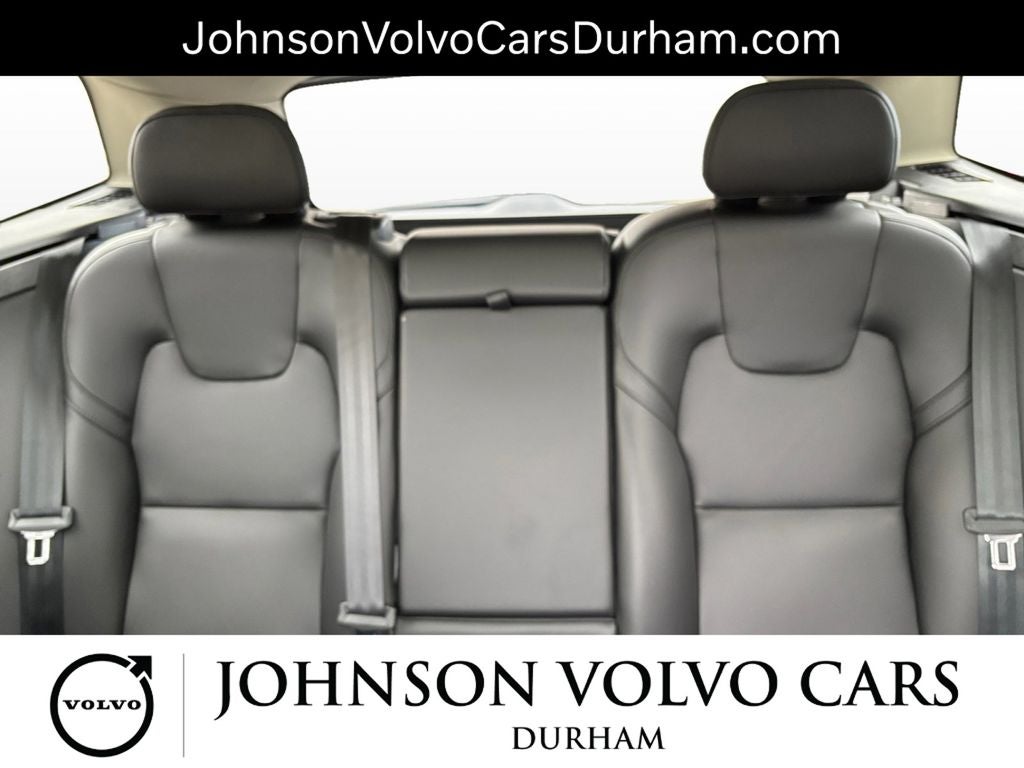 2024 Volvo XC60 Recharge Plug-In Hybrid Core Dark Theme