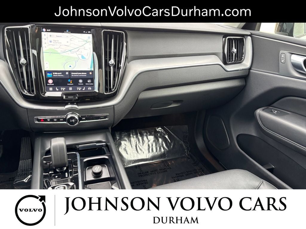 2024 Volvo XC60 Recharge Plug-In Hybrid Core Dark Theme