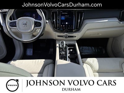 2023 Volvo XC60 B5 Ultimate Bright Theme