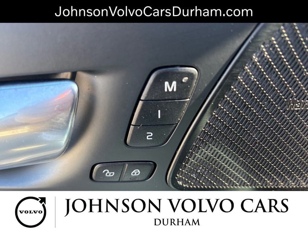 2022 Volvo XC60 B5 Inscription