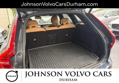 2023 Volvo XC60 B5 Ultimate Dark Theme