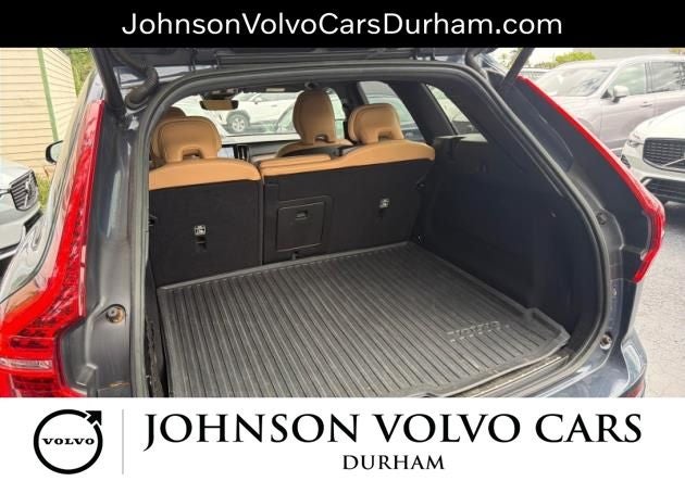 2023 Volvo XC60 B5 Ultimate Dark Theme