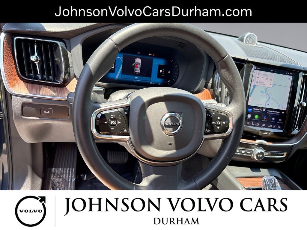 2023 Volvo XC60 B5 Ultimate Dark Theme