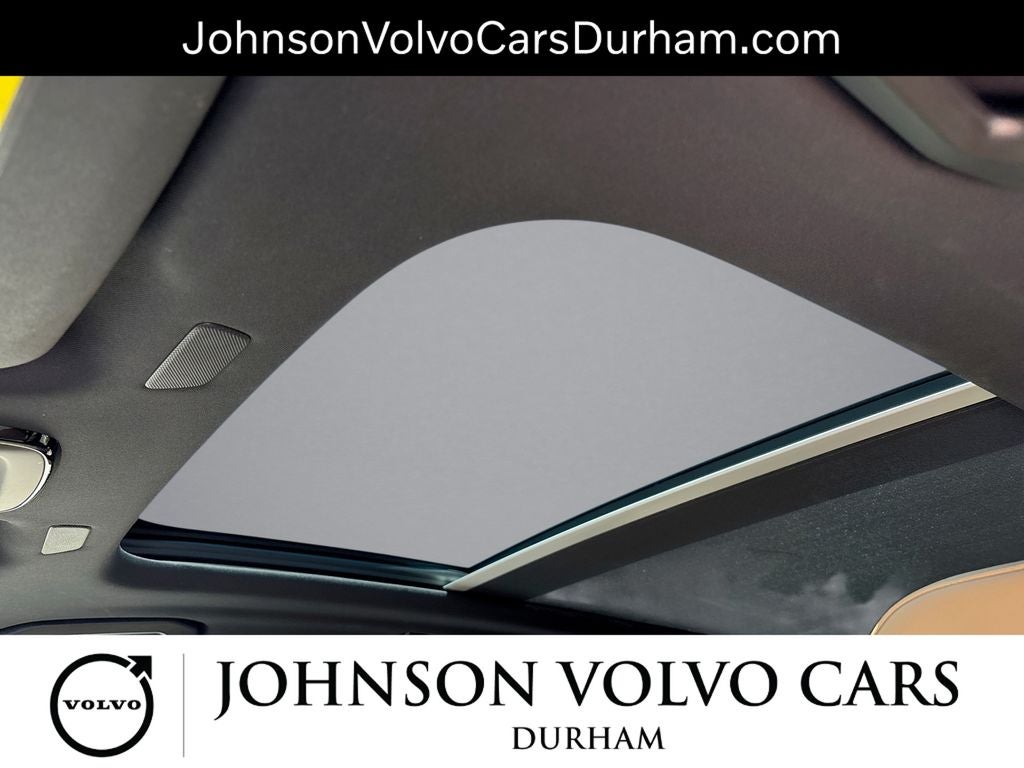 2023 Volvo XC60 B5 Ultimate Dark Theme