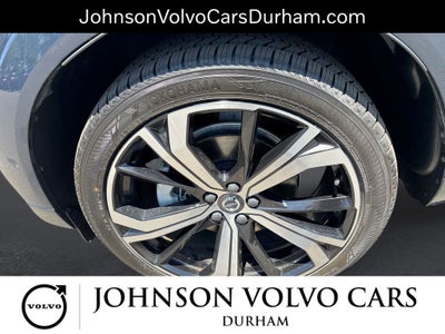 2023 Volvo XC60 B5 Ultimate Dark Theme