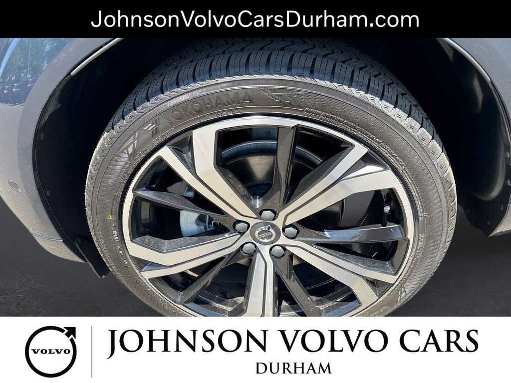 2023 Volvo XC60 B5 Ultimate Dark Theme