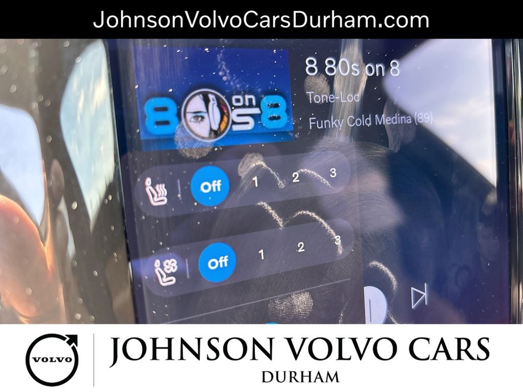 2023 Volvo XC60 B5 Ultimate Dark Theme