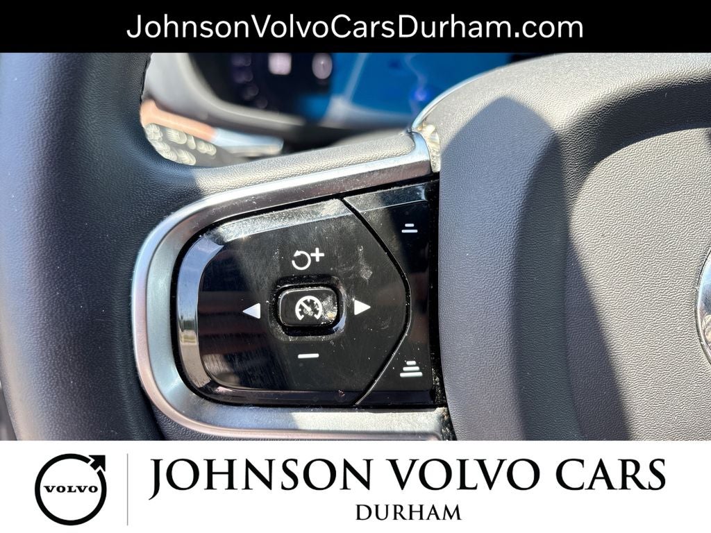 2023 Volvo XC60 B5 Ultimate Dark Theme