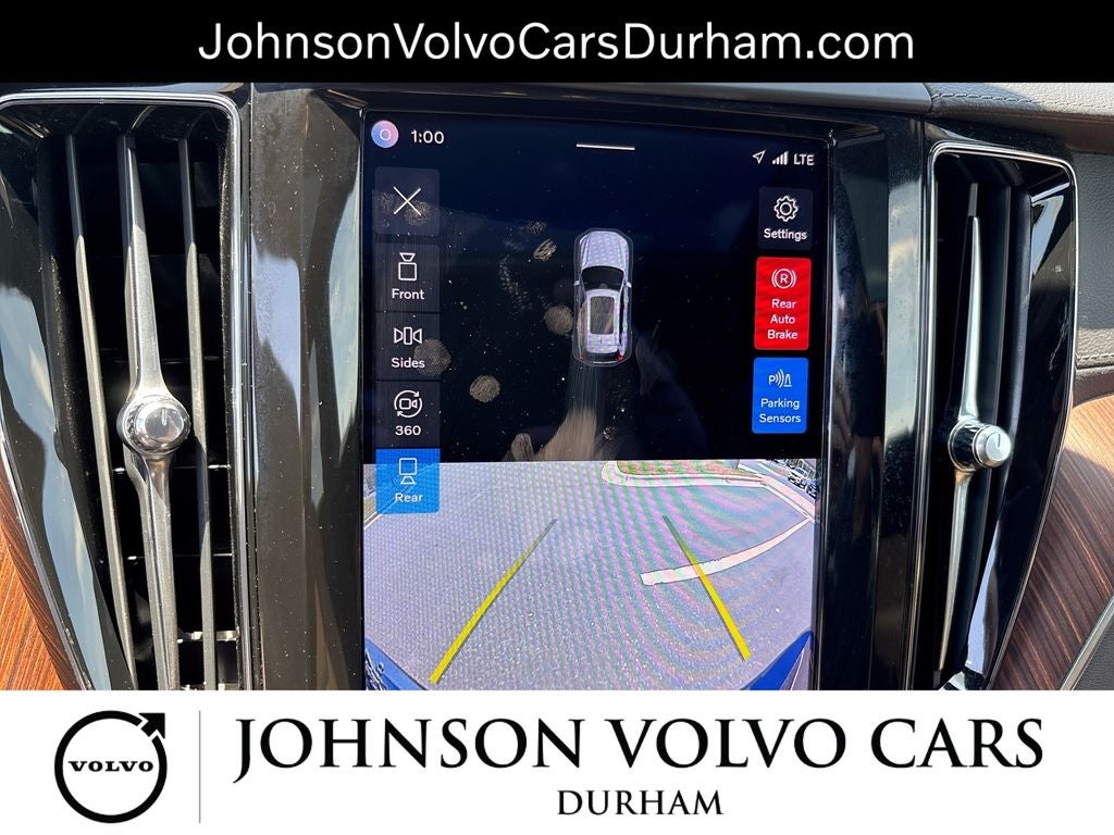 2023 Volvo XC60 B5 Ultimate Dark Theme