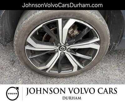 2023 Volvo XC60 B5 Ultimate Dark Theme