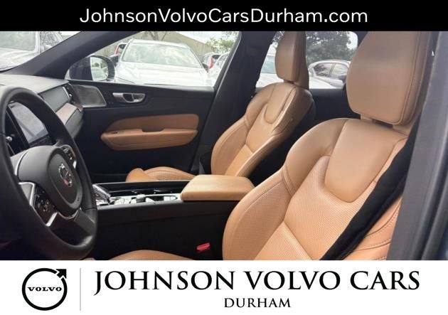 2023 Volvo XC60 B5 Ultimate Dark Theme