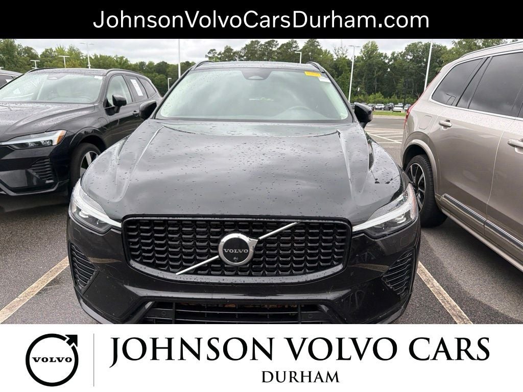 2023 Volvo XC60 B5 Plus Dark Theme