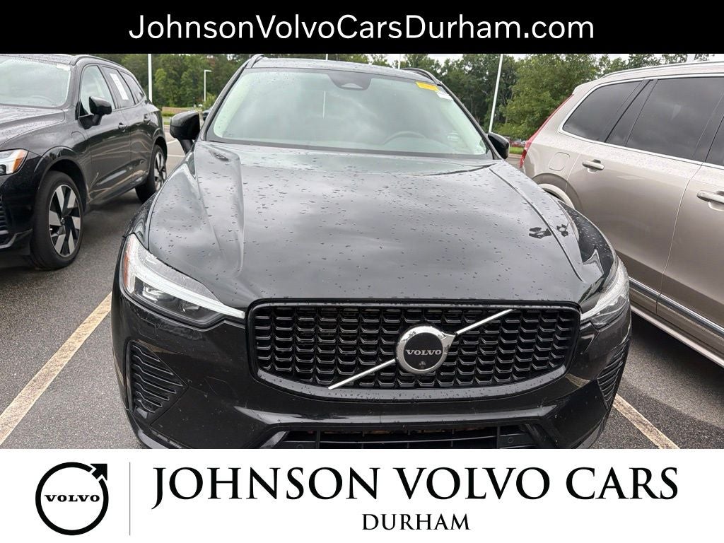 2023 Volvo XC60 B5 Plus Dark Theme