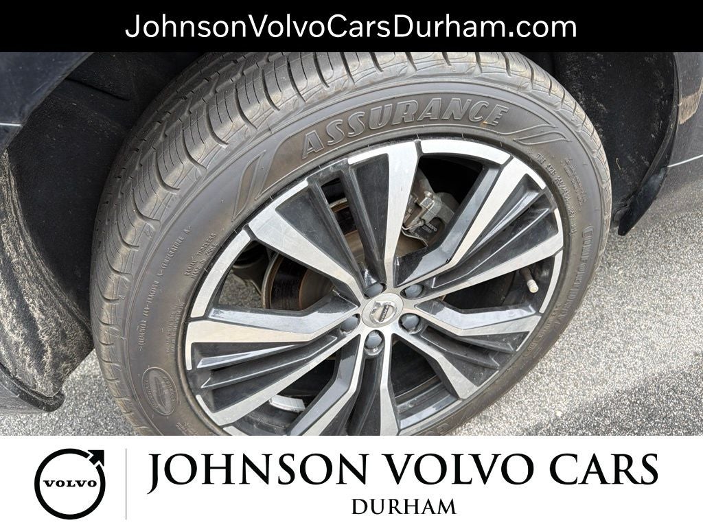 2023 Volvo XC60 B5 Plus Dark Theme