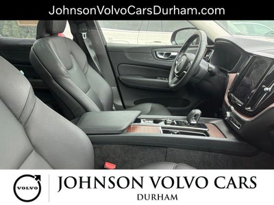 2023 Volvo XC60 B5 Plus Dark Theme