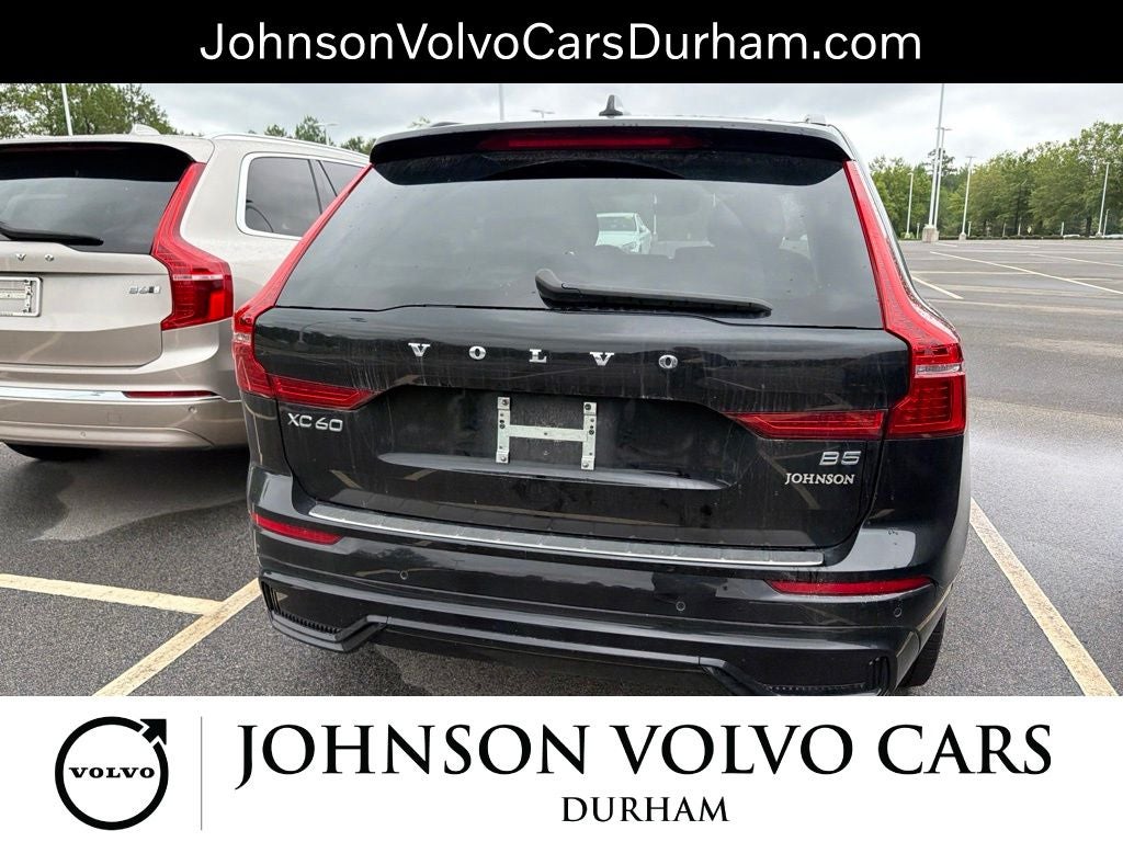 2023 Volvo XC60 B5 Plus Dark Theme