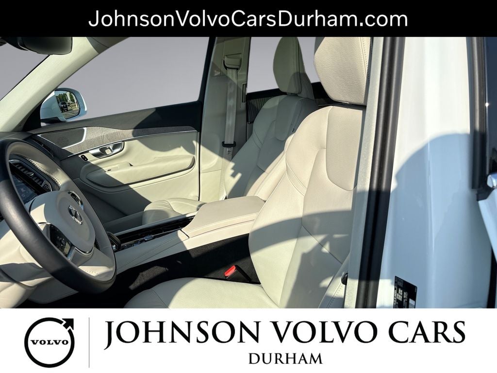 2024 Volvo XC90 B5 Plus
